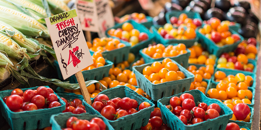 Fruit-and-veggie-market